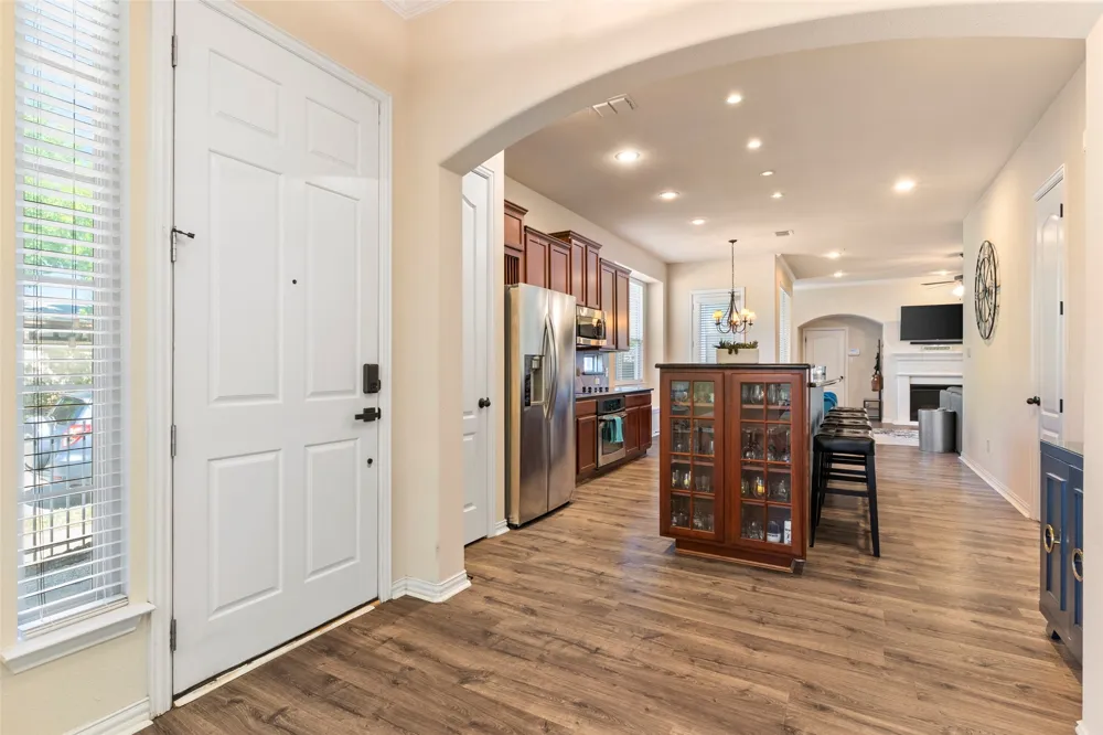 2476 Deer Run Lewisville, TX 75067