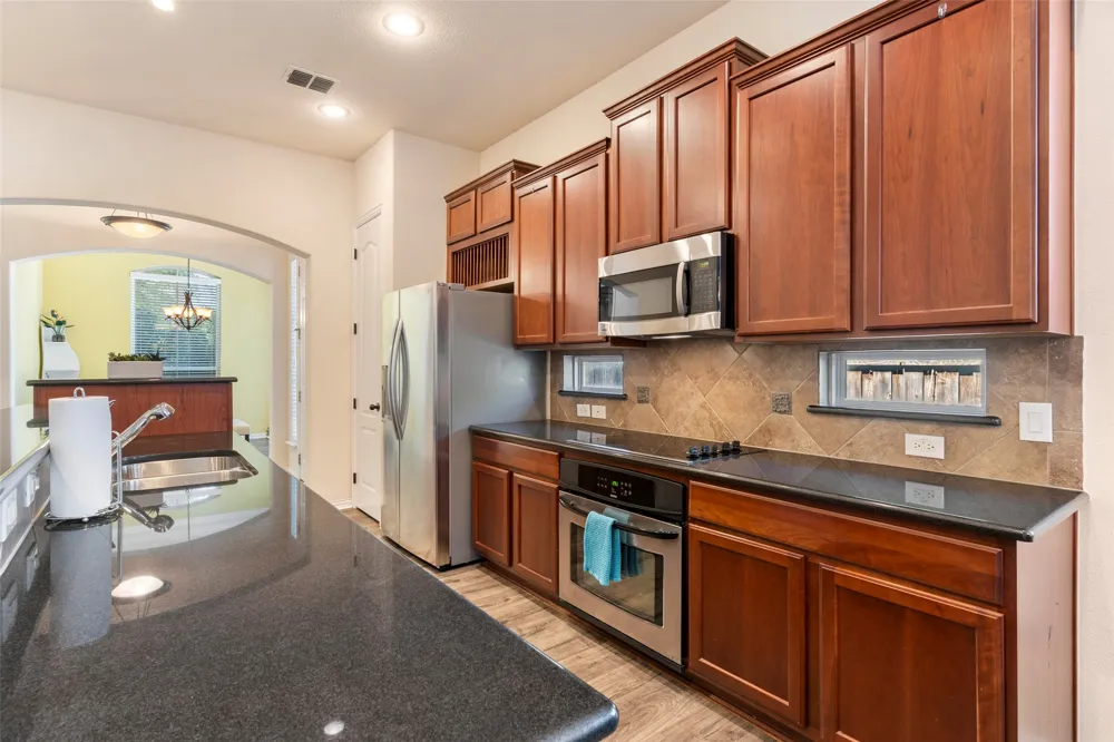 2476 Deer Run Lewisville, TX 75067