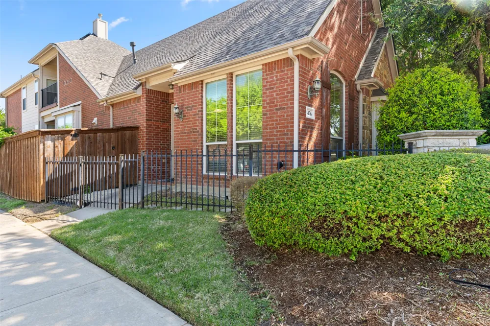 2476 Deer Run Lewisville, TX 75067