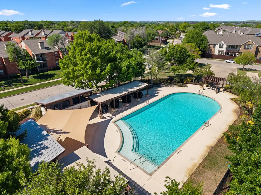 2476 Deer Run Lewisville, TX 75067