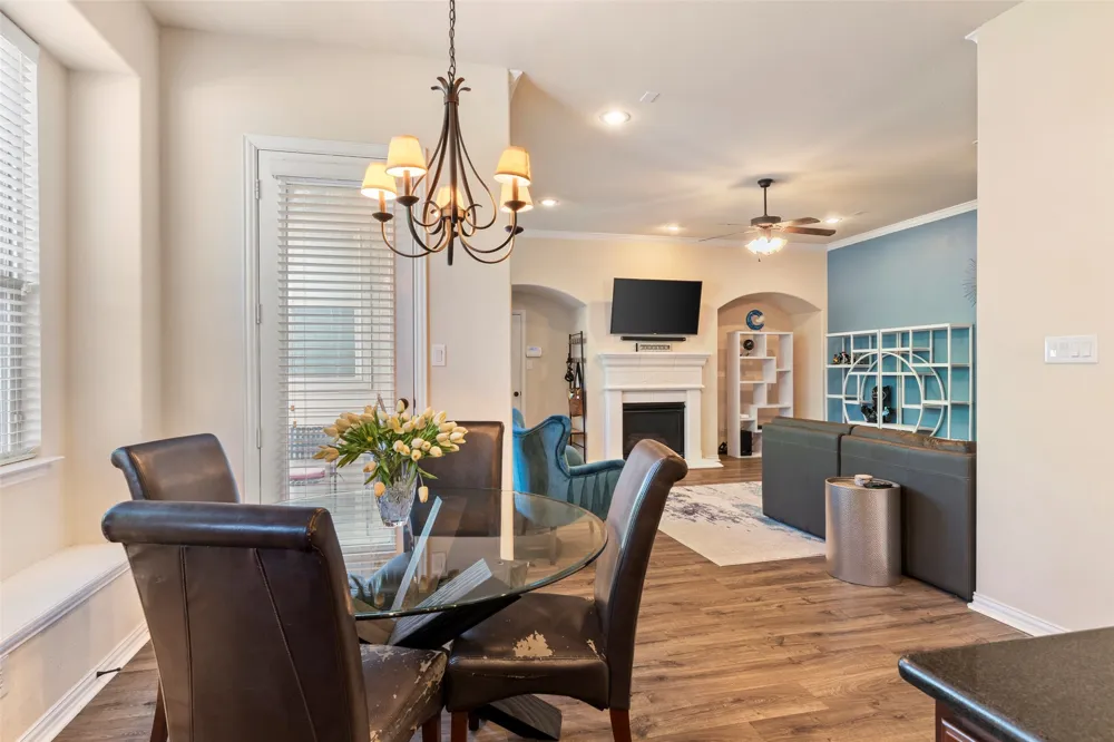2476 Deer Run Lewisville, TX 75067