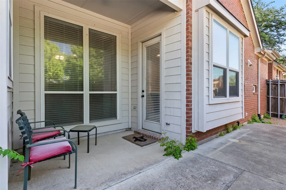 2476 Deer Run Lewisville, TX 75067