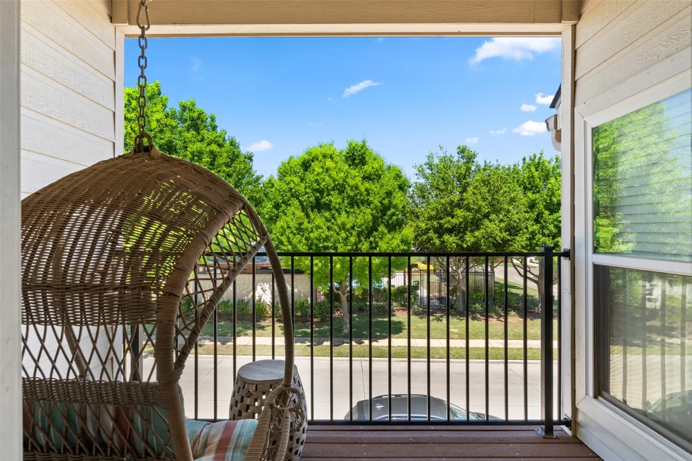 2476 Deer Run Lewisville, TX 75067