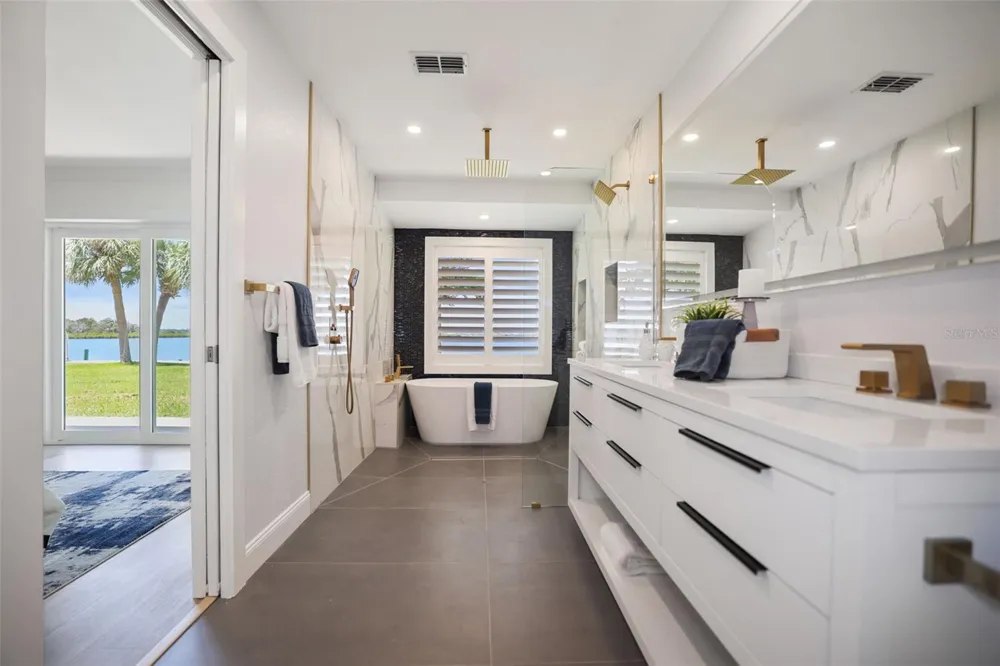 11930 W BAYSHORE DRIVE Crystal River, FL 34429