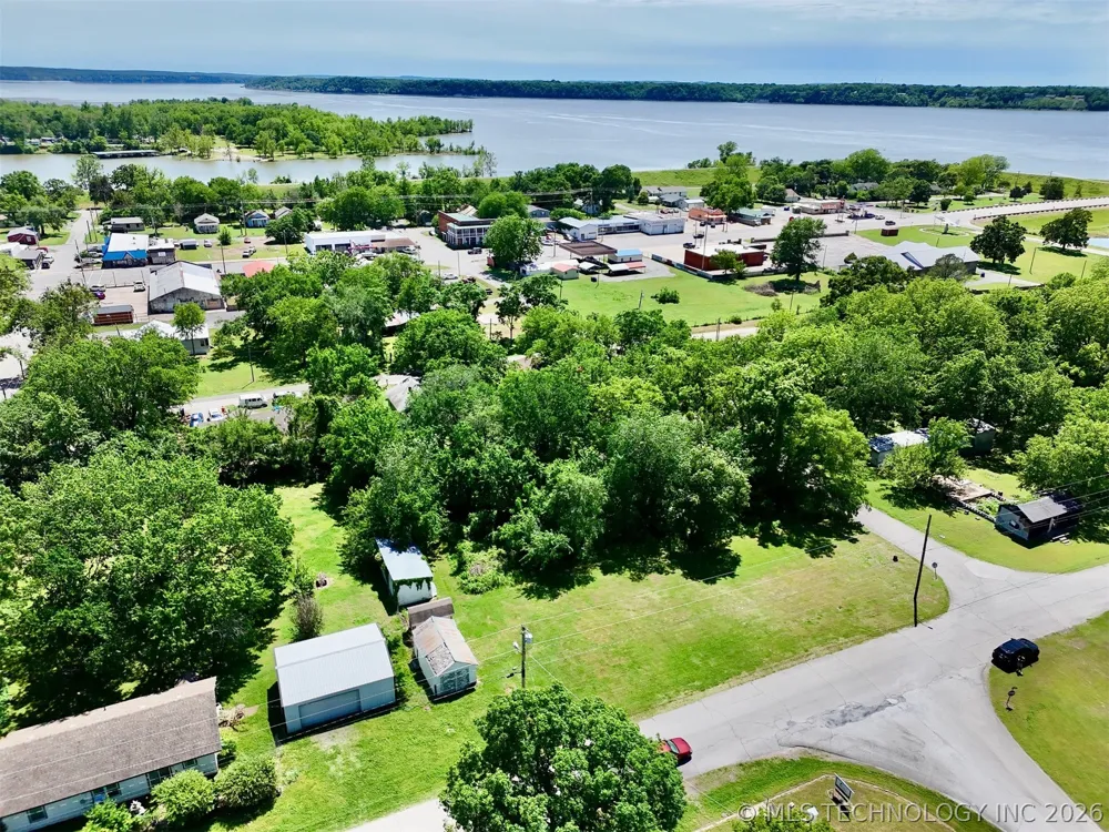 210 W Frontier Street Salina, OK 74365