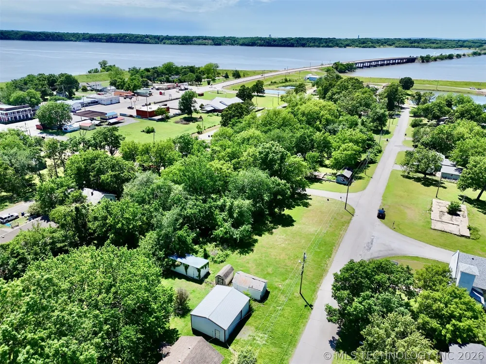 210 W Frontier Street Salina, OK 74365