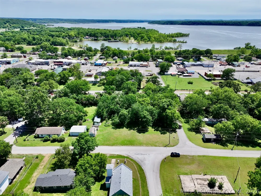 210 W Frontier Street Salina, OK 74365