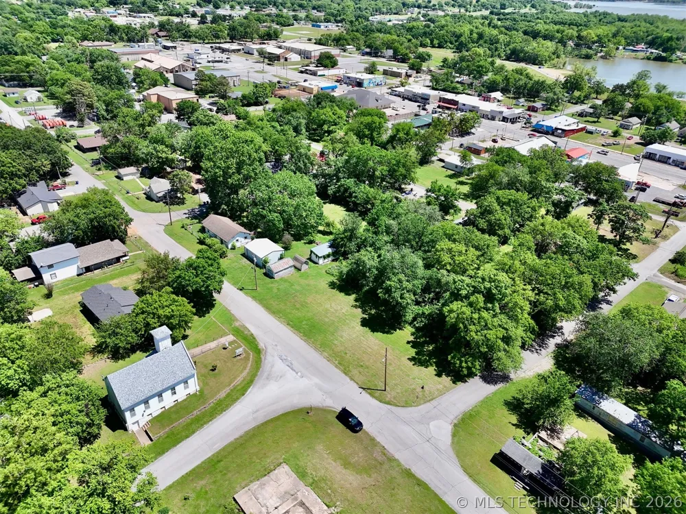 210 W Frontier Street Salina, OK 74365
