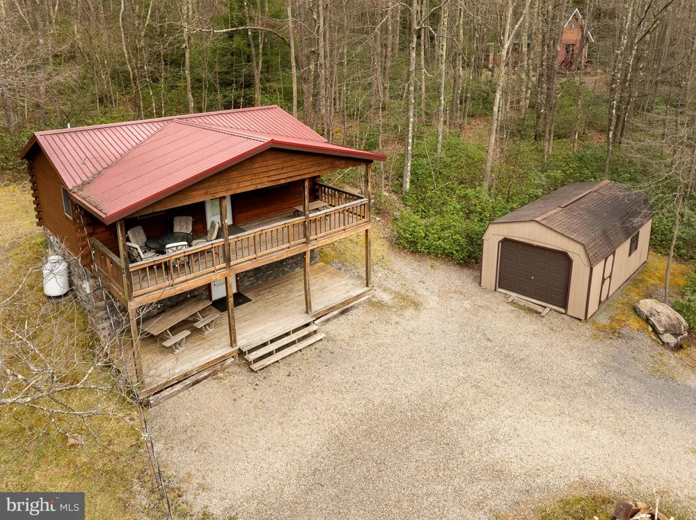 400 BEAR DRIVE E Oakland, MD 21550