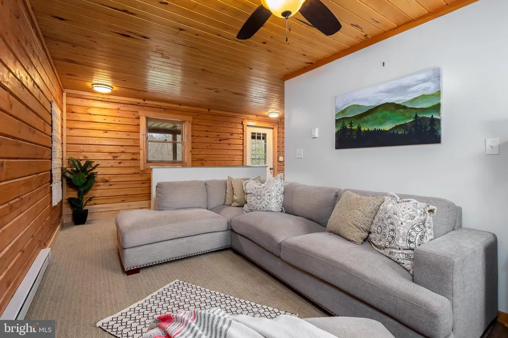 400 BEAR DRIVE E Oakland, MD 21550