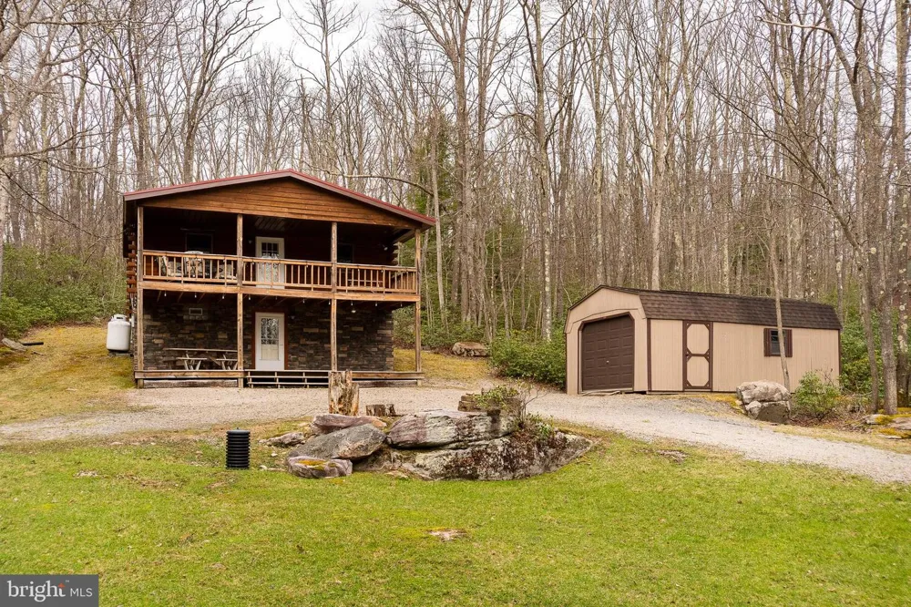 400 BEAR DRIVE E Oakland, MD 21550