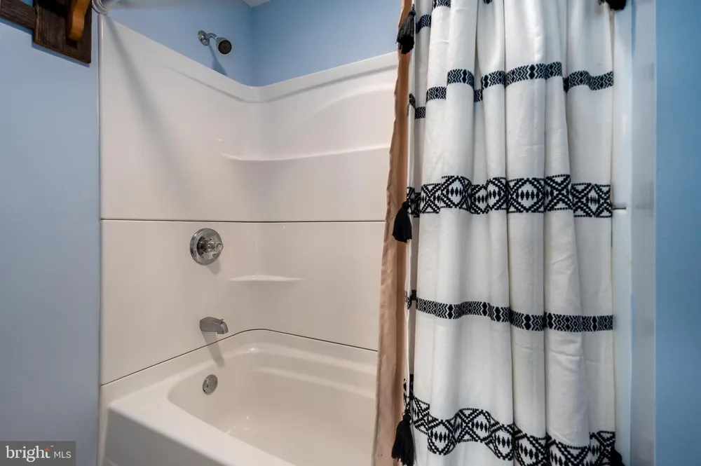 400 BEAR DRIVE E Oakland, MD 21550