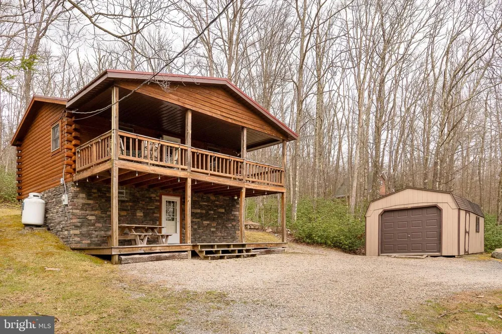 400 BEAR DRIVE E Oakland, MD 21550
