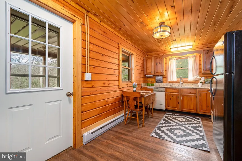 400 BEAR DRIVE E Oakland, MD 21550