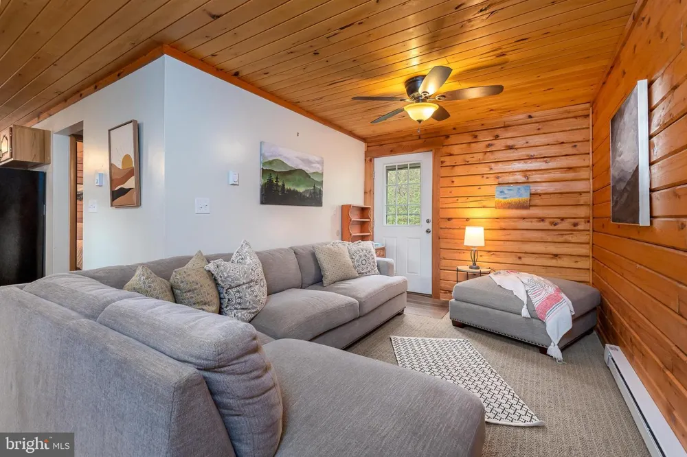 400 BEAR DRIVE E Oakland, MD 21550