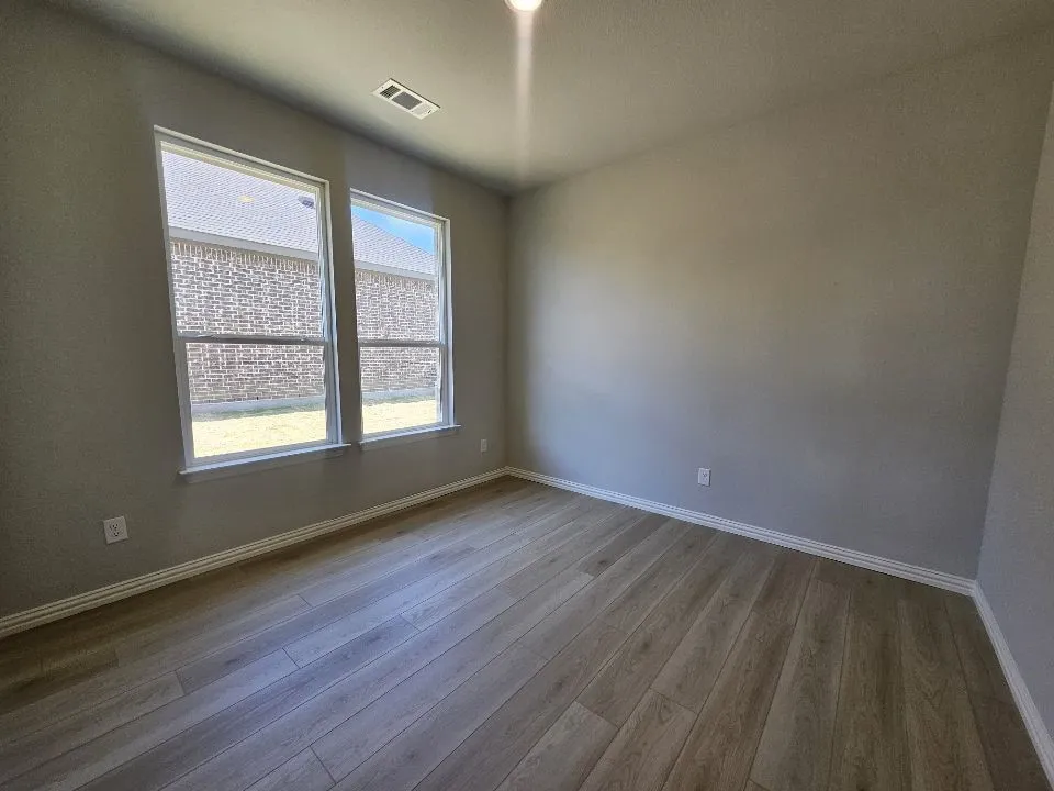 3005 Leopard Lane Ennis, TX 75119
