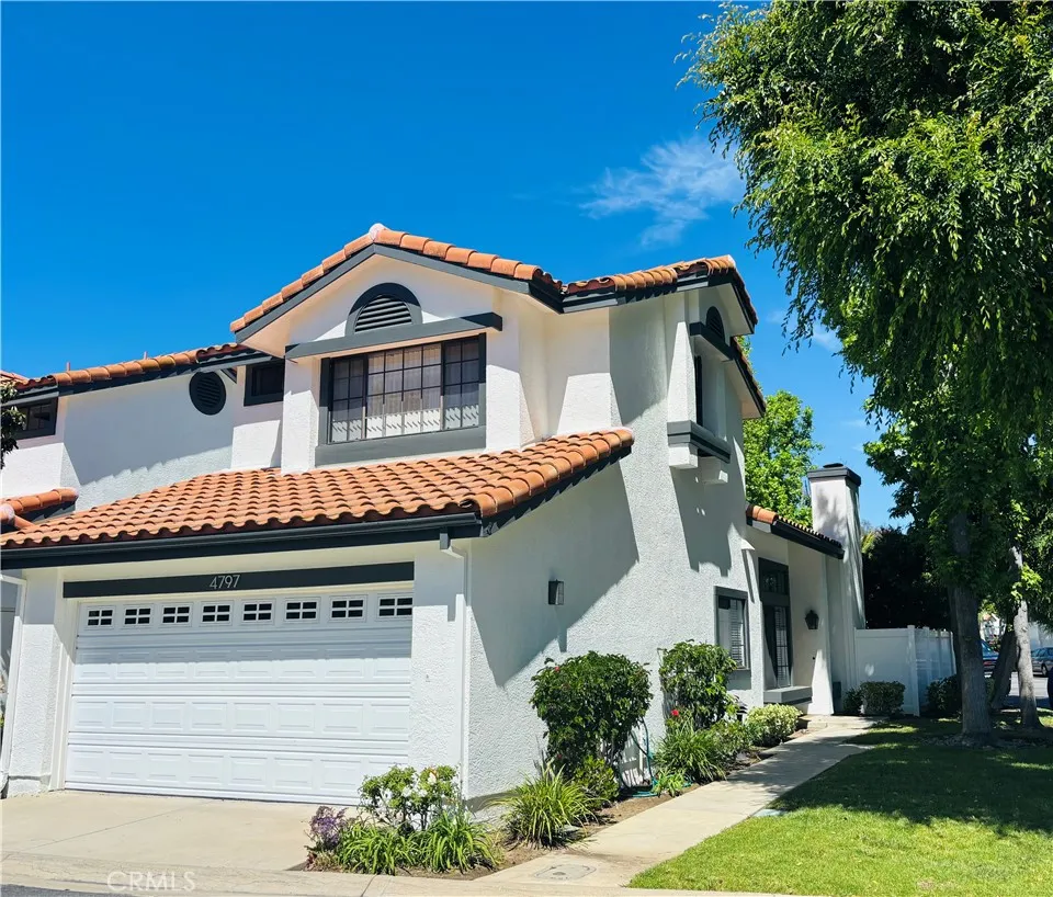 4797 Taranto Oak Park, CA 91377