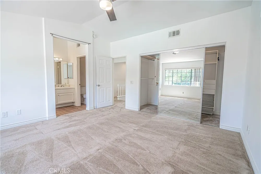 4797 Taranto Oak Park, CA 91377