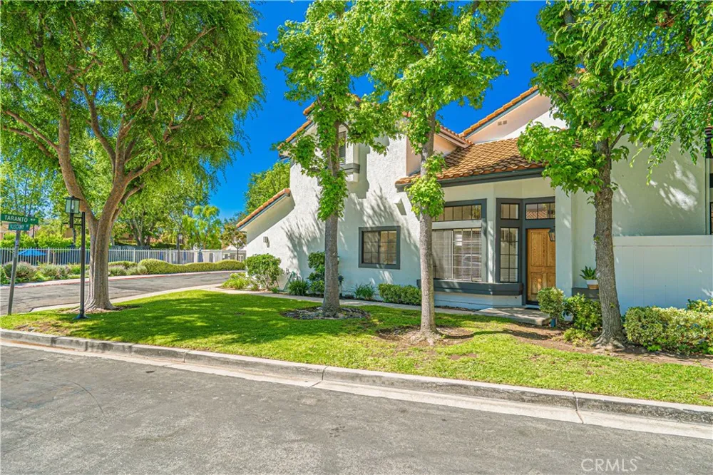 4797 Taranto Oak Park, CA 91377