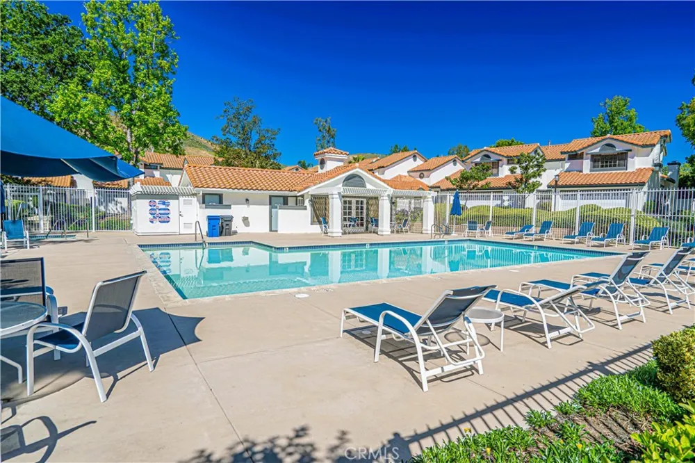 4797 Taranto Oak Park, CA 91377