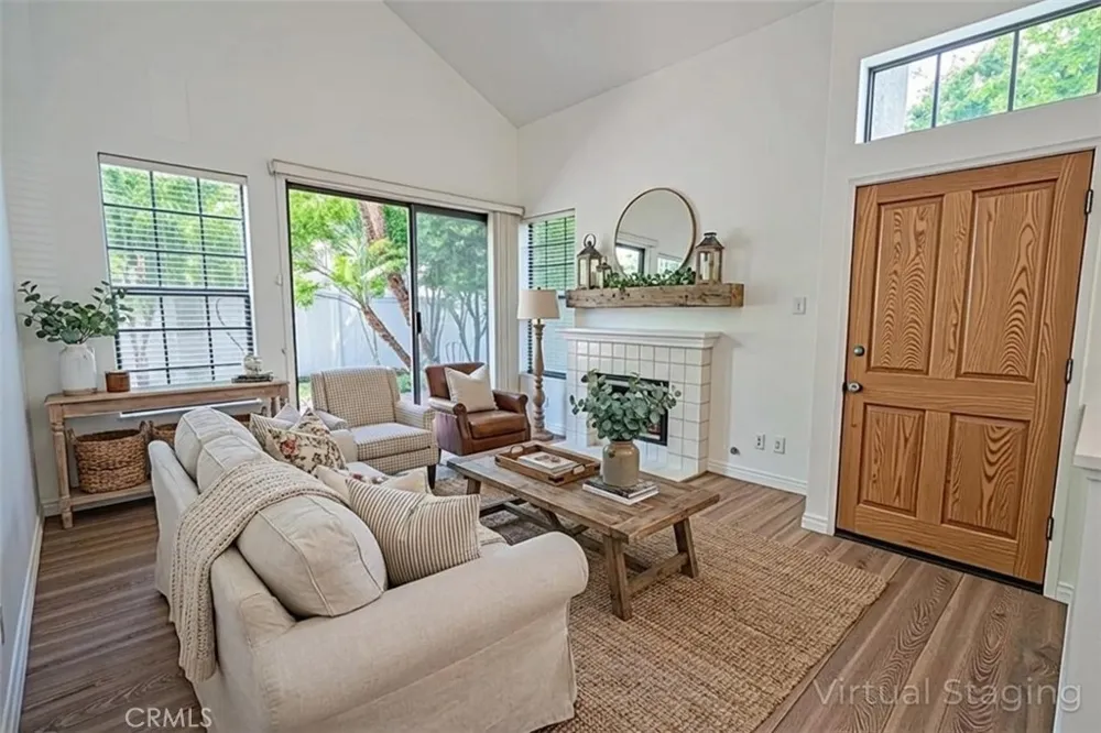 4797 Taranto Oak Park, CA 91377