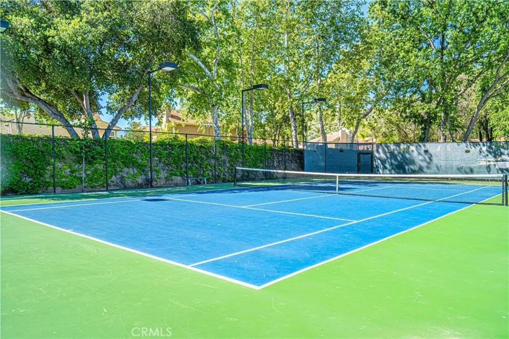 4797 Taranto Oak Park, CA 91377