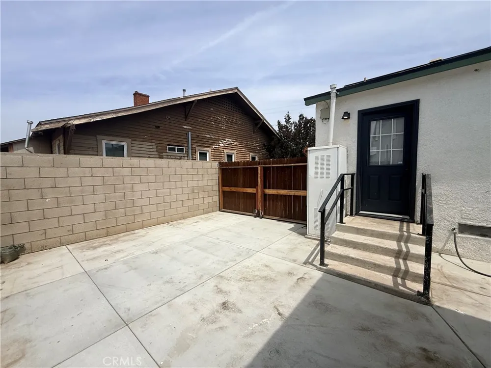 3688 Taft Riverside, CA 92503