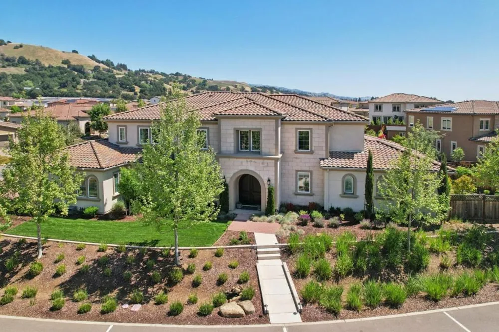 18600 Corte Arcangel Morgan Hill, CA 95037