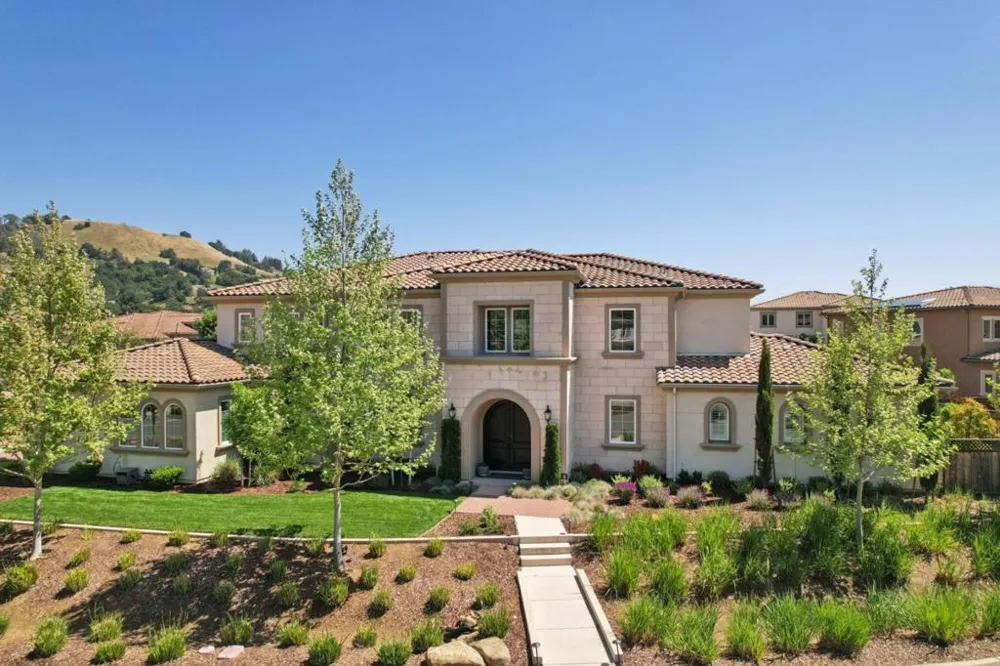 18600 Corte Arcangel Morgan Hill, CA 95037