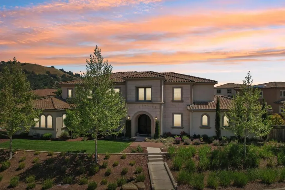 18600 Corte Arcangel Morgan Hill, CA 95037