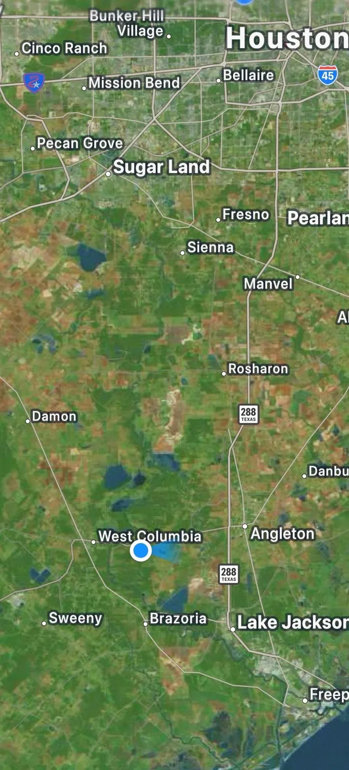 131 Hidden Horse Trail Angleton, TX 77515
