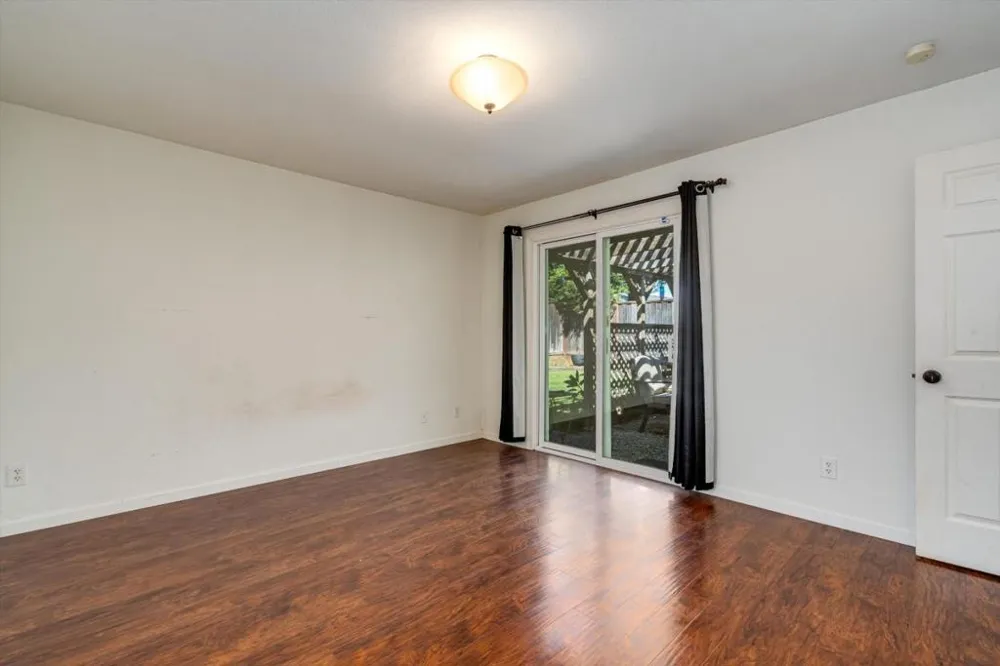 523 Thomas Circle Suisun City, CA 94585
