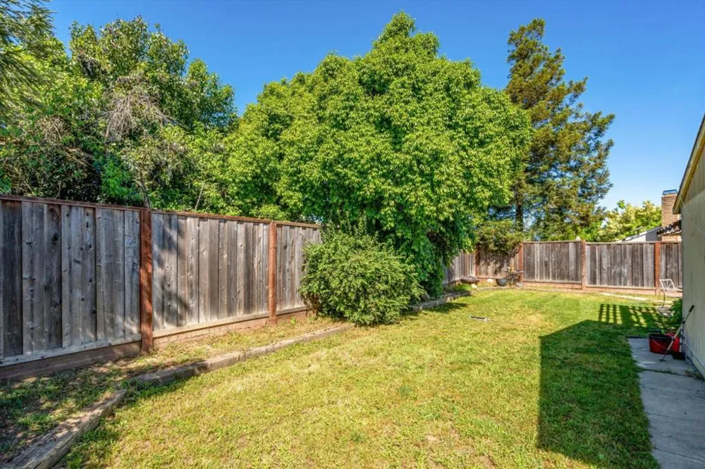 523 Thomas Circle Suisun City, CA 94585