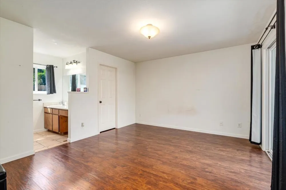 523 Thomas Circle Suisun City, CA 94585