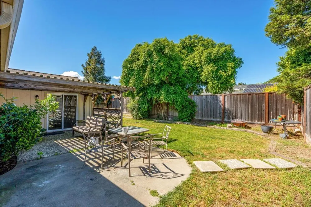 523 Thomas Circle Suisun City, CA 94585