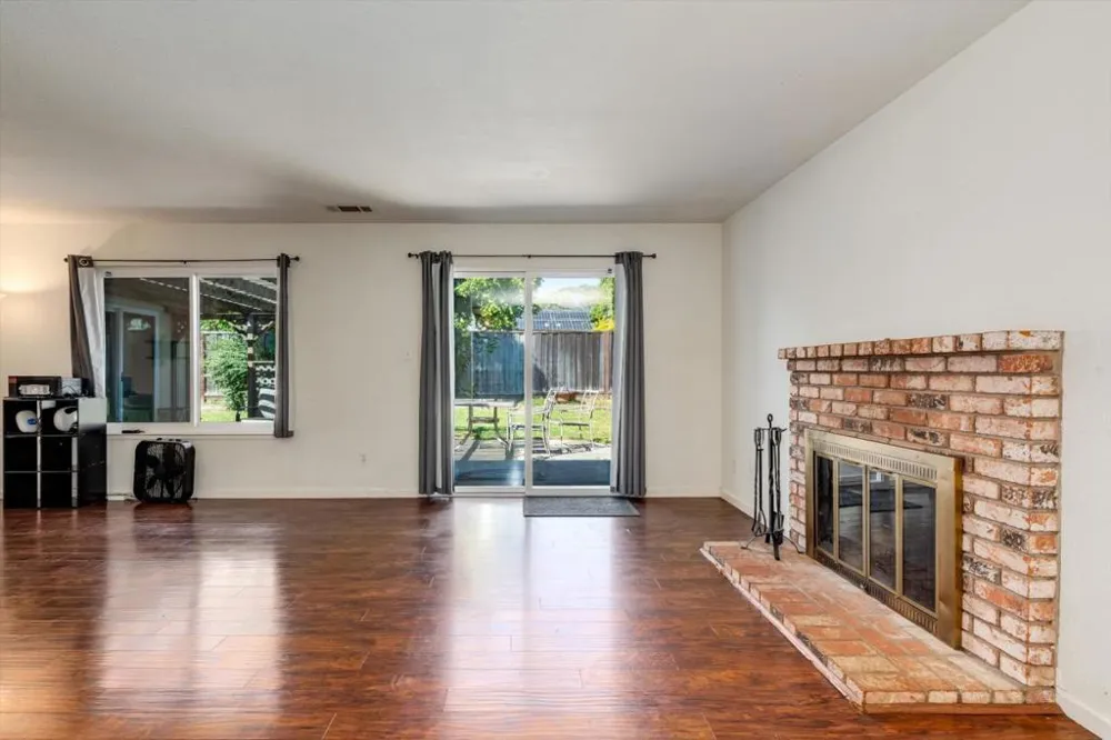 523 Thomas Circle Suisun City, CA 94585