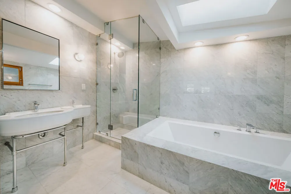 936 Palisades Beach Road Santa Monica, CA 90403