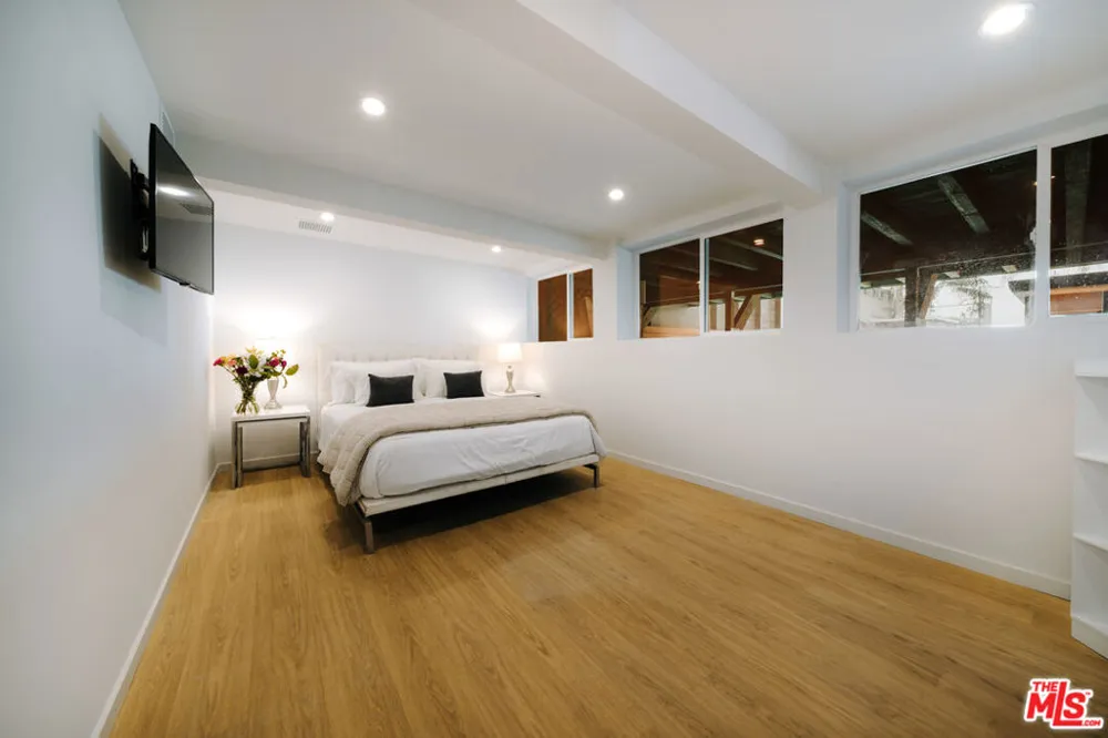 936 Palisades Beach Road Santa Monica, CA 90403