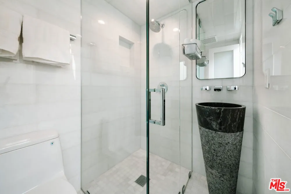 936 Palisades Beach Road Santa Monica, CA 90403