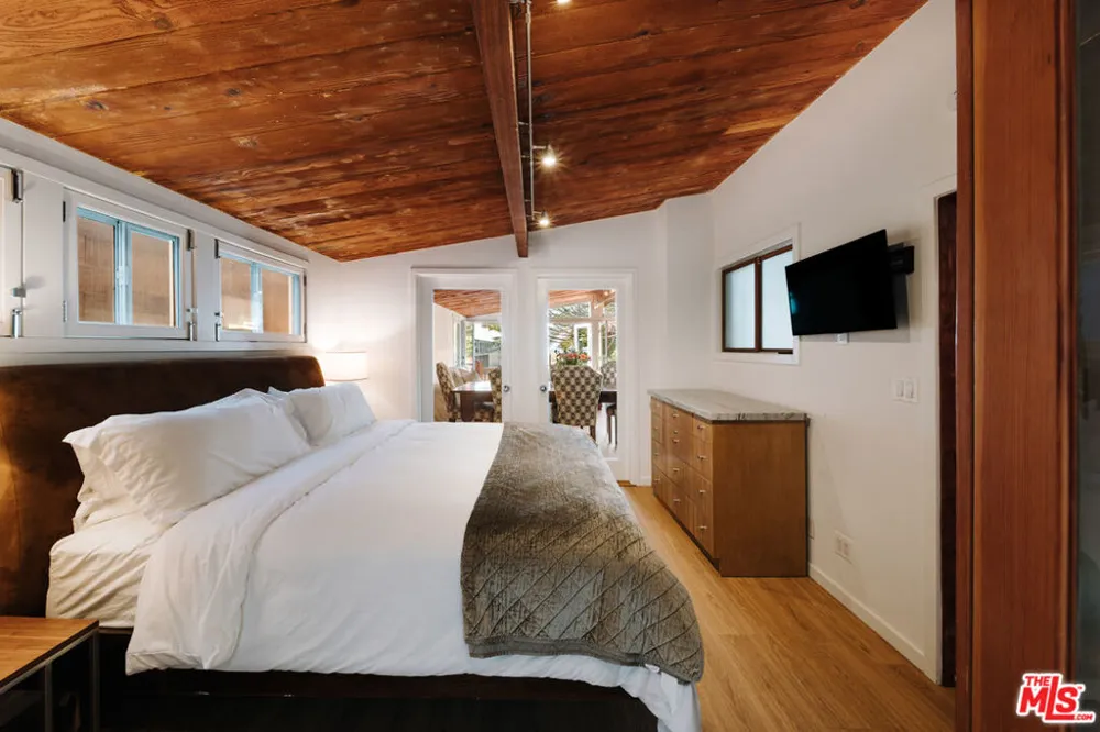 936 Palisades Beach Road Santa Monica, CA 90403