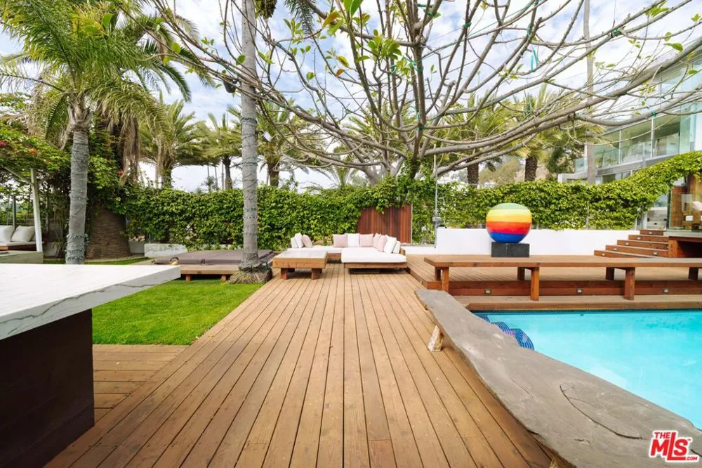 936 Palisades Beach Road Santa Monica, CA 90403