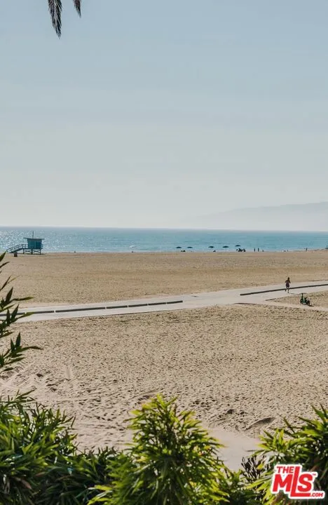 936 Palisades Beach Road Santa Monica, CA 90403