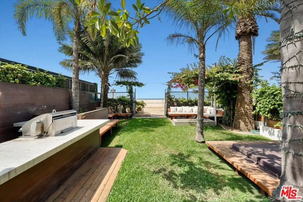 936 Palisades Beach Road Santa Monica, CA 90403