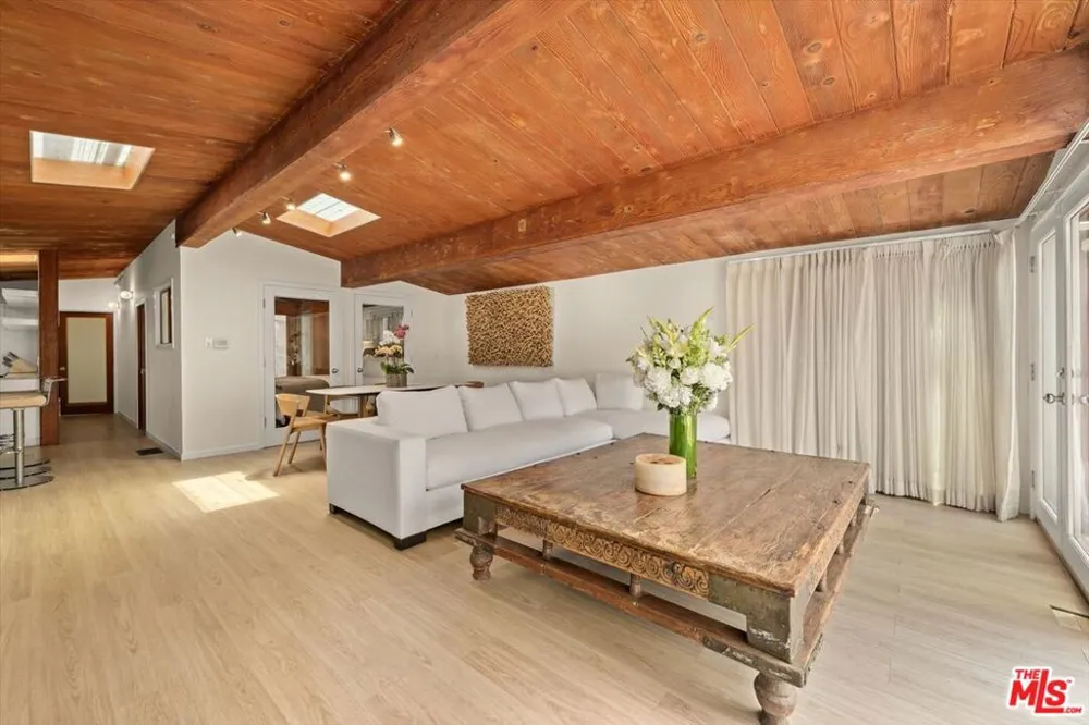 936 Palisades Beach Road Santa Monica, CA 90403