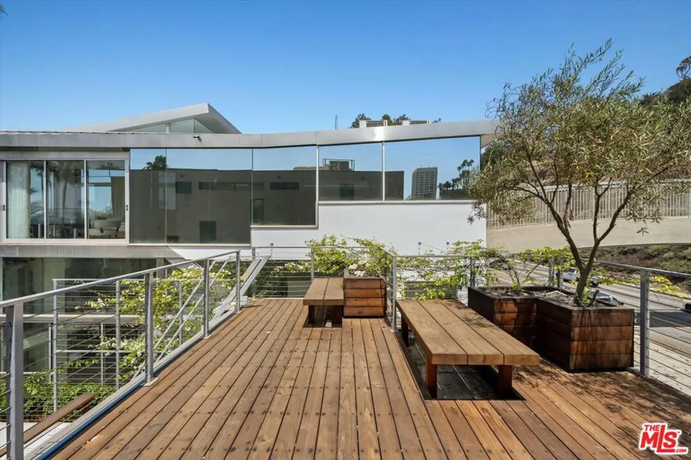 936 Palisades Beach Road Santa Monica, CA 90403