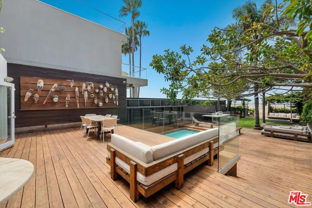 936 Palisades Beach Road Santa Monica, CA 90403