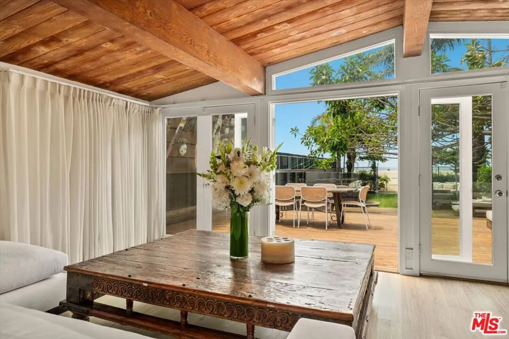 936 Palisades Beach Road Santa Monica, CA 90403