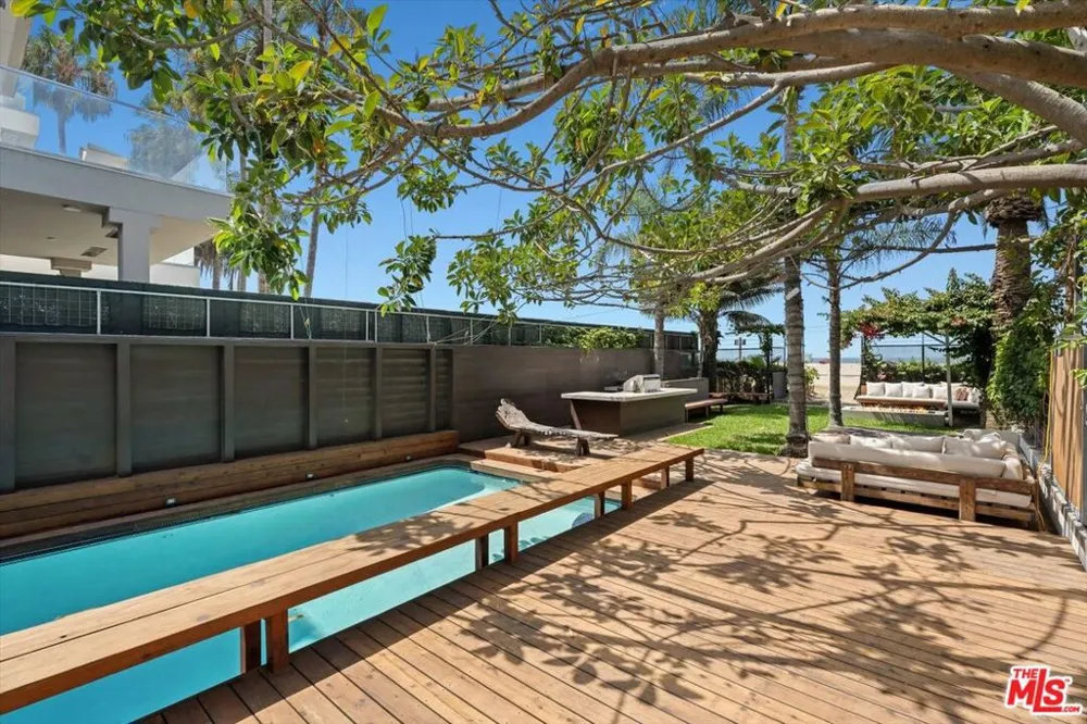 936 Palisades Beach Road Santa Monica, CA 90403