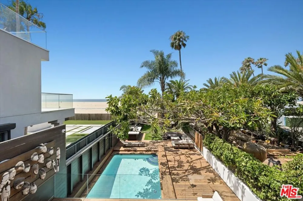 936 Palisades Beach Road Santa Monica, CA 90403