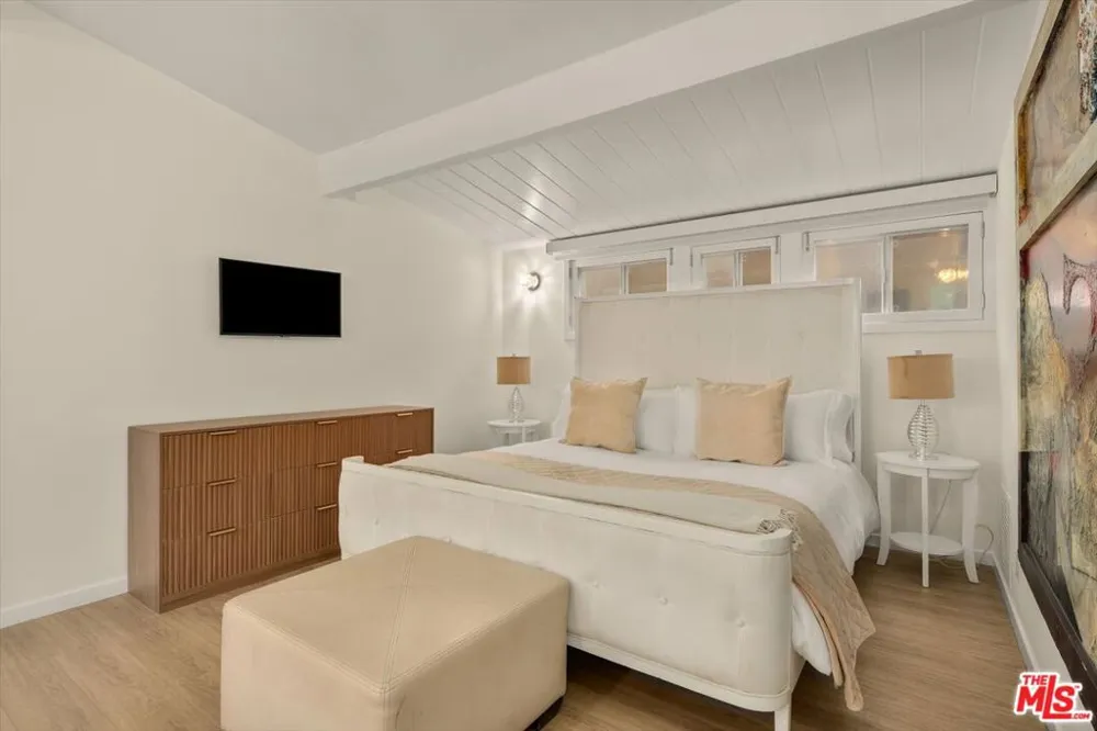 936 Palisades Beach Road Santa Monica, CA 90403